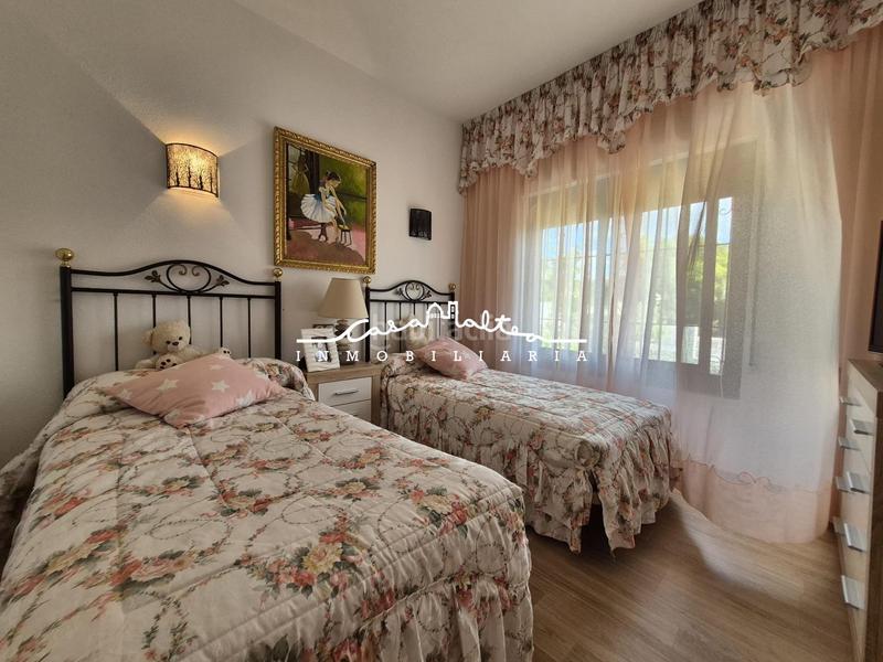 Foto eb1c3e2f-0df8-493f-ac17-5012073d2a81. Chalet avec parking piscine dans Coloma Nucia (la)