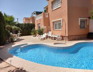 Doppelhaus in L´Albir. En venta chalet pareado con piscina en el albir