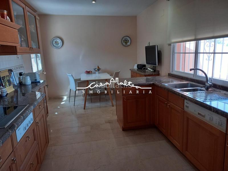 Foto 2ddb071a-7818-4323-a14c-48eca3f80c19. Casa aparellada amb calefacció piscina a L´Albir Alfàs del Pi (l´)