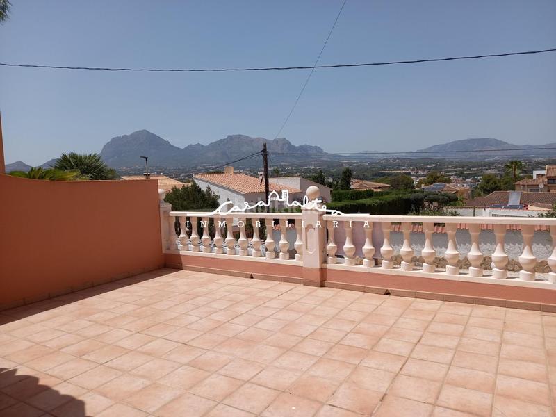 Foto e18bbff0-0ed6-4e73-bfb7-913c19f404b1. Casa aparellada amb calefacció piscina a L´Albir Alfàs del Pi (l´)