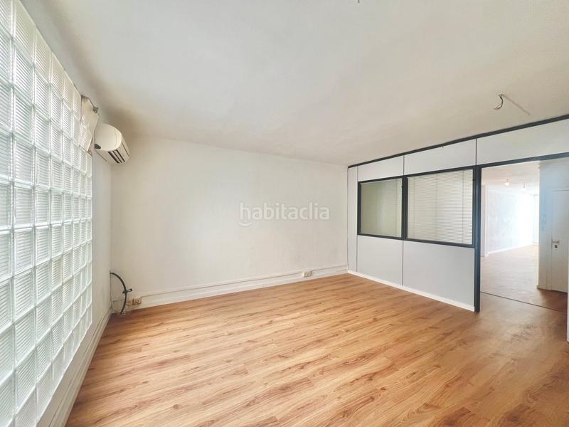 Foto a9ec9e0a-257d-4ccb-bedd-f703912b380c. Lloguer local comercial a Centre Cornellà de Llobregat