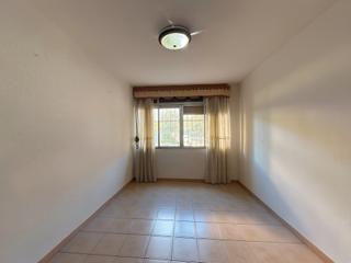 Piso  Carrer de les camèlies. Piso ideal por precio y zona