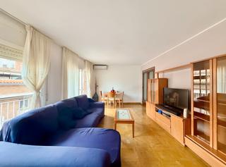 Appartement  Carrer de mossèn jacint verdaguer. Piso en cornella centro junto rambla muy amplio con balcón muy l