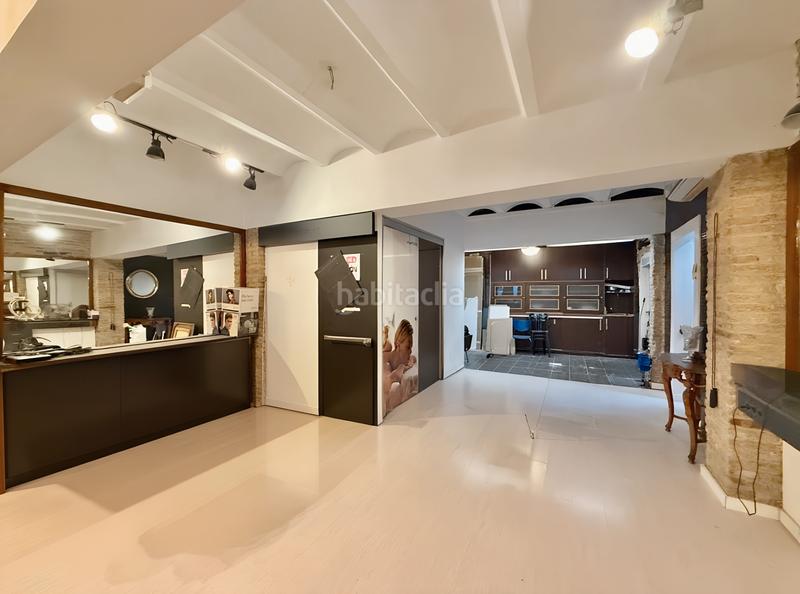 Foto 5403243d-7269-4f88-aa20-bfe890c36a3d. Location local commercial dans La Gavarra Cornellà de Llobregat