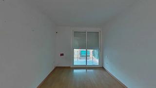 Appartement  Plaça de rafael casanova. Piso alto con ascensor y mucha luz natural.