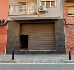 Local Comercial  Carrer de josep recort i dag. Local amplio con salida a 2 calles
