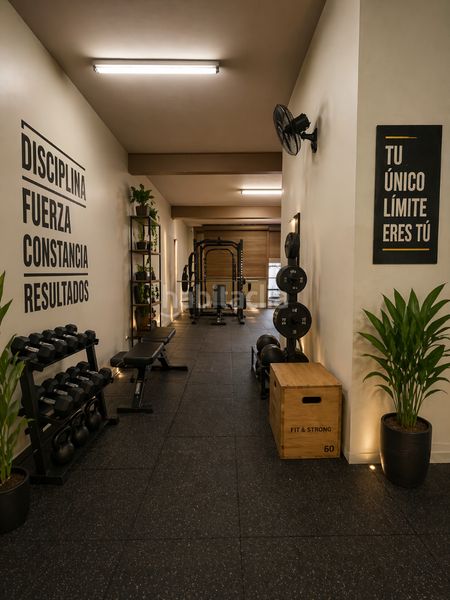 Foto b932e87d-1e8a-4a31-b254-a54e87193fa7. Local comercial a Centre Cornellà de Llobregat