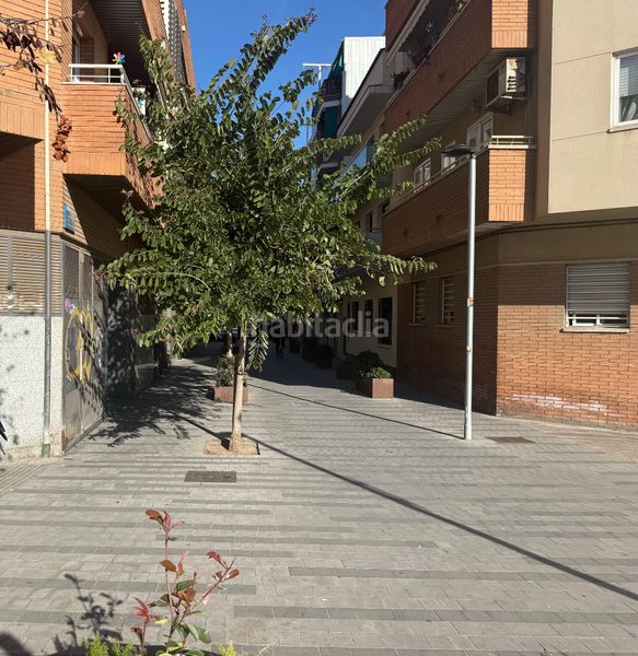 Foto 2a2ad0f1-a312-4812-bea8-c1b643745faa. Edifici a Riera Cornellà de Llobregat