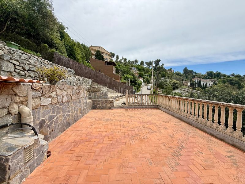 Foto c6e53de6-83f9-43b6-a6e7-e535cf4f7c0c. Casa amb xemeneia calefacció aparcament piscina a Torrelles de Llobregat