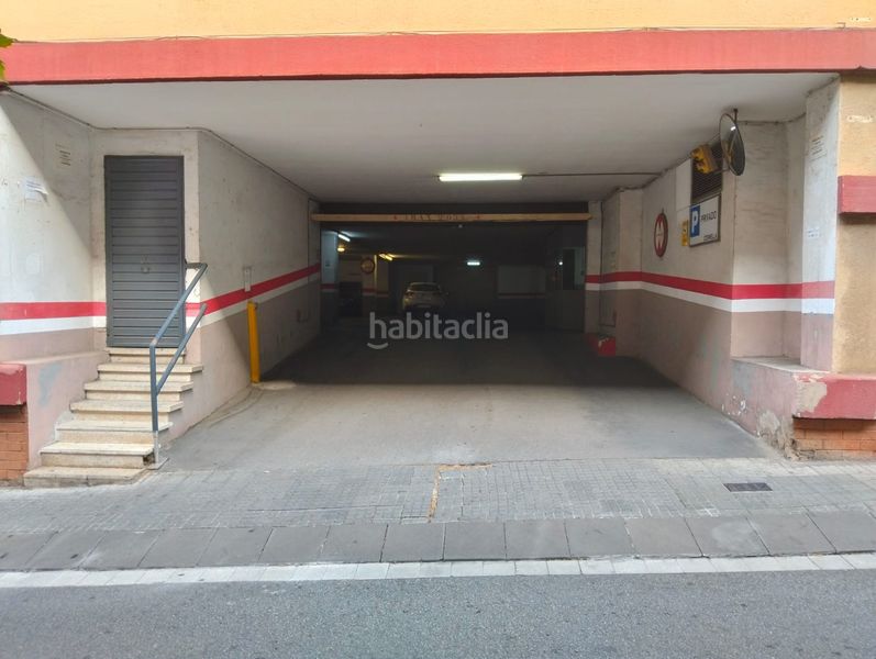 Foto 1d004f87-2725-4ebc-8f5e-5dfa617de2ee. Aparcament cotxe a La Gavarra Cornellà de Llobregat