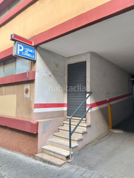 Foto d172611a-7cb5-4a7e-9def-edc9420eacde. Aparcament cotxe a La Gavarra Cornellà de Llobregat