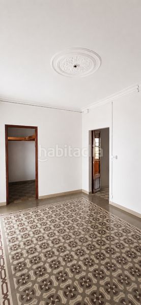 Foto b7fc51a4-3dbd-4d5a-a409-285c62450c73. Edifici a Santa Catalina Palma de Mallorca