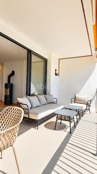 Foto 093a27f0-a4fa-41b7-8df3-b94eb19f7f5f. Pis amb xemeneia aparcament a Son Armadams Palma de Mallorca