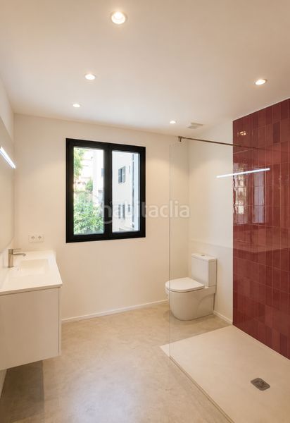 Foto d0e4a0c9-8663-4950-a673-1f1c7f0b9ca5. Casa amb calefacció aparcament piscina a Gènova Palma de Mallorca