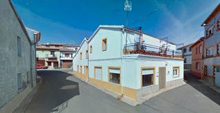 Casa a San Miguel de Valero. Vivienda en venta con lote de terrenos en san miguel de valero