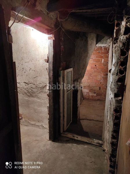 Foto c80c1d29-15b1-4d7c-b85b-fc36f1192977. Casa amb xemeneia a San Miguel de Valero