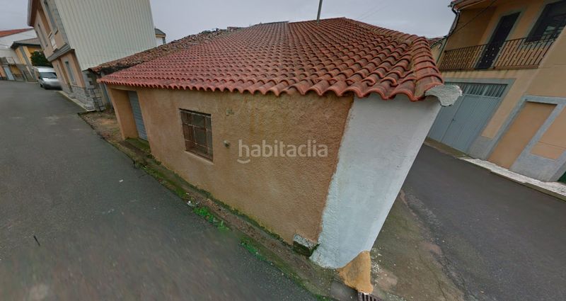 Foto d5ac9fa2-c2e1-4508-b7f2-dd47c9327ba4. Casa amb xemeneia a San Miguel de Valero