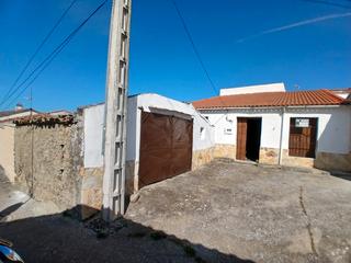 Casa a Pedrosillo de los Aires. Venta de vivienda en pedrosillo de los aires