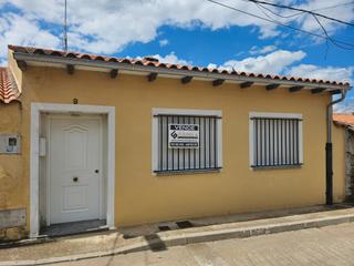 Casa a Guijuelo. Acogedora vivienda unifamiliar en cabezuela de salvatierra