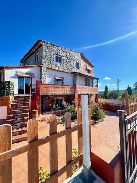 Foto 384dfb92-82d6-4fb8-a6fe-951c13ff2975. Haus mit parking in Pontons