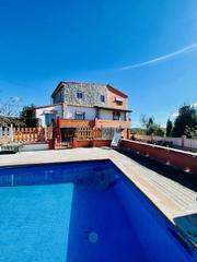 Maison à Pontons. Casa en venta en pontons, 7 dormitorios.