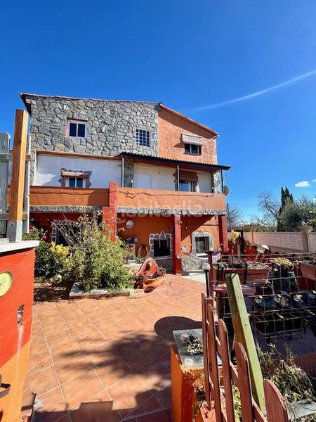 Foto 4f9e1bbe-9094-4af8-977a-d9f01508ba09. Haus mit parking in Pontons