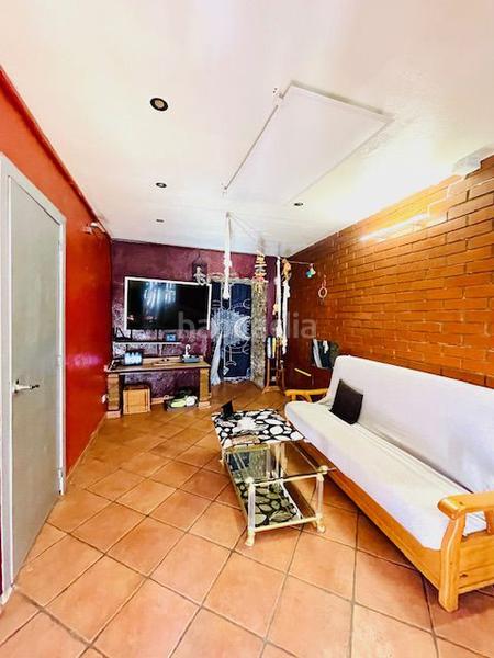 Foto b5e52774-bf4c-4cae-b965-42f0c83cd382. Haus mit parking in Pontons