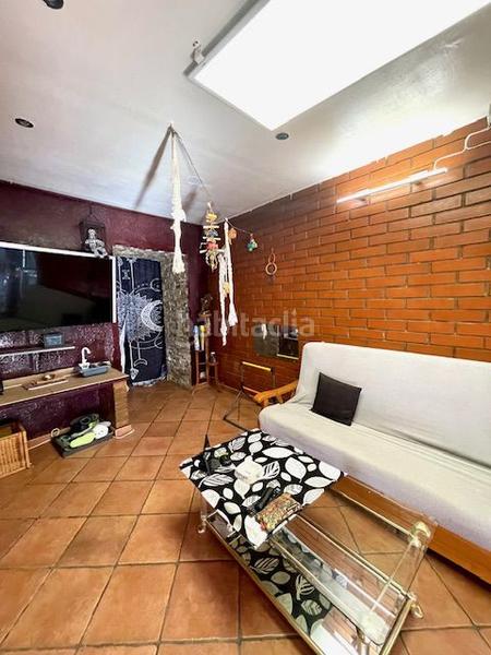 Foto ca030ca2-1e8a-4aff-8fbd-c7e5d99fb950. Haus mit parking in Pontons