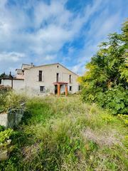 Bauernhof in Torrelles de Foix. Mas�a en venta en torrelles de foix.