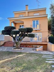 Casa en Olèrdola. Casa en venta en olerdola, 6 dormitorios.