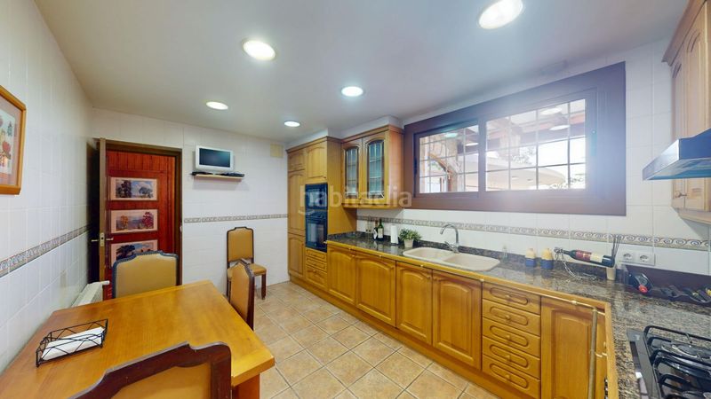 Foto be00b5c1-8e6e-4e19-9030-e2f05ec41845. Casa amb calefacció aparcament a Granada (La)
