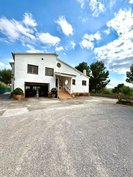 Foto 3314ed24-eb49-49b9-8414-86c6b5d763cb. Casa amb calefacció aparcament a Font-rubí