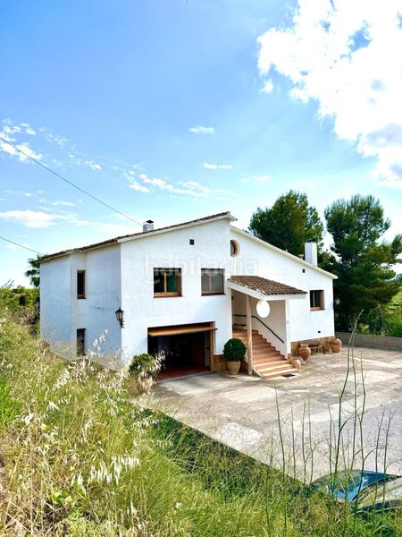 Foto f808235d-f2bc-4670-8cc8-0f8bccea0b57. Casa amb calefacció aparcament a Font-rubí