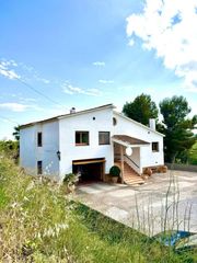 Haus in Font-rub�. Casa en venta en fontrubi, 4 dormitorios.