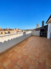 Etagenwohnung in La Girada. Piso en venta en la girada, 4 dormitorios.