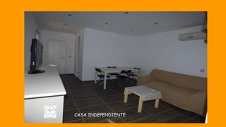 Casa en Estaci de Frana. Casa con parking y aire acondicionado