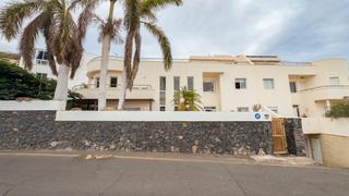 Maison jumelée à Avenida marítima 15. Una joya luminosa en tabaiba baja: espacio, alma y mar