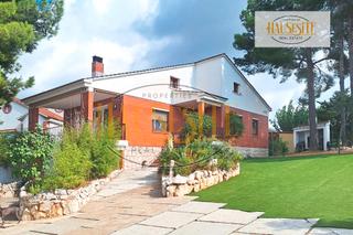 Chalet à Castellet i la Gornal. Casa en venda en castellet i la gornal