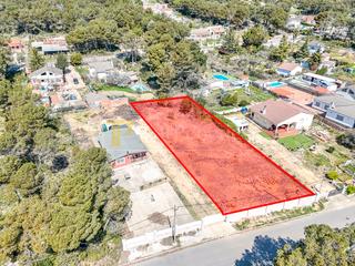 Terreny residencial a Carrer caimada 685bi. Parcel·la en venda a mas bermell – querol