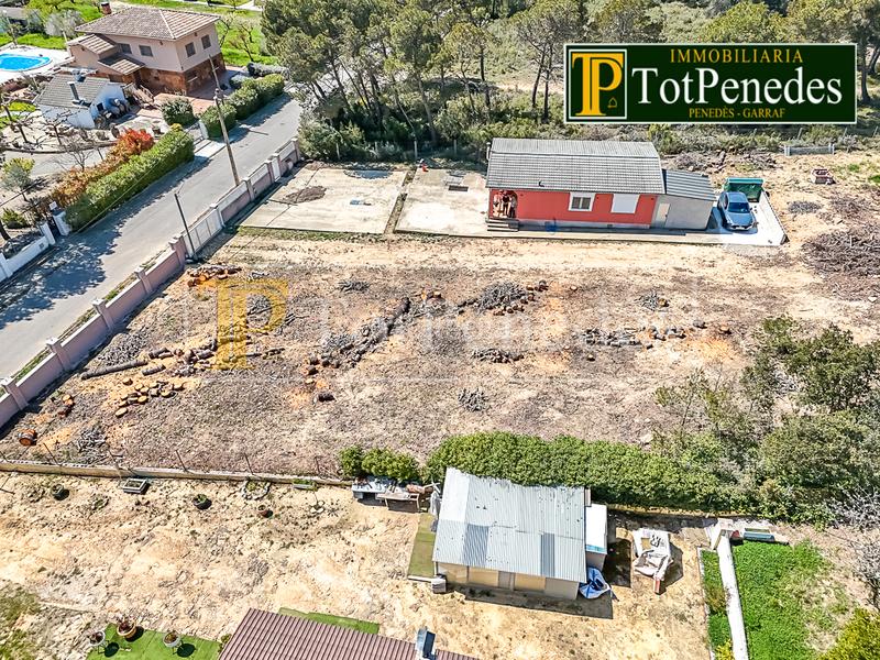Foto 68c50f8b-c97e-4d65-b82b-d32b34835b3c. Terreno residencial en carrer caimada 685bi parcel·la en venda a mas bermell – en Querol