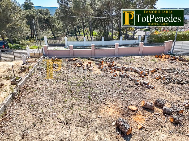 Foto 9636f71f-78de-4bbd-8064-0dabc3f4b2bf. Terreno residencial en carrer caimada 685bi parcel·la en venda a mas bermell – en Querol