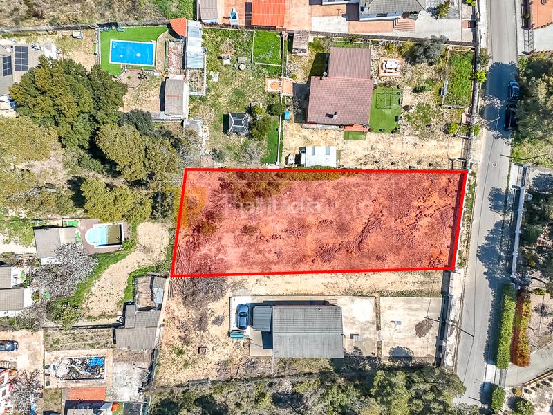 Foto a5eb4854-2b48-4145-ad2f-c7695a103911. Terreno residencial en carrer caimada 685bi parcel·la en venda a mas bermell – en Querol