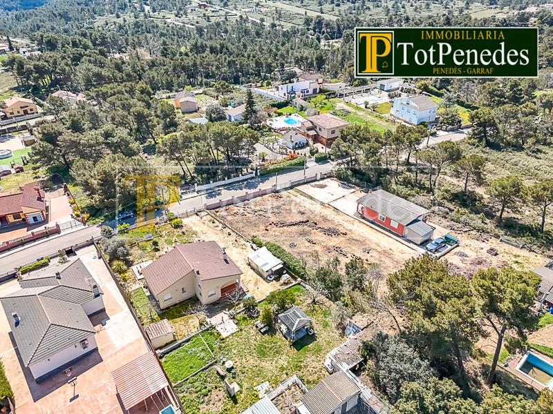 Foto cbef9e81-e9ef-49e6-b89e-e31755e94760. Terreno residencial en carrer caimada 685bi parcel·la en venda a mas bermell – en Querol