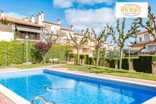 Maison jumelée à Centre. Casa adosada familiar en venta sant pere de ribes