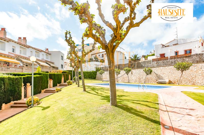 Foto c9434f0f-5a89-440c-a700-59a39e611da3. Casa adosada  familiar en venta en Centre Sant Pere de Ribes