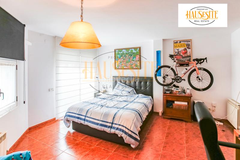 Foto ceb77e29-8e43-4560-b5aa-8b231b767a4d. Casa adosada  familiar en venta en Centre Sant Pere de Ribes