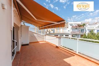 tic a Carrer d'espalter 25. tico reformado con terraza en el centro de sitges, cerca de la