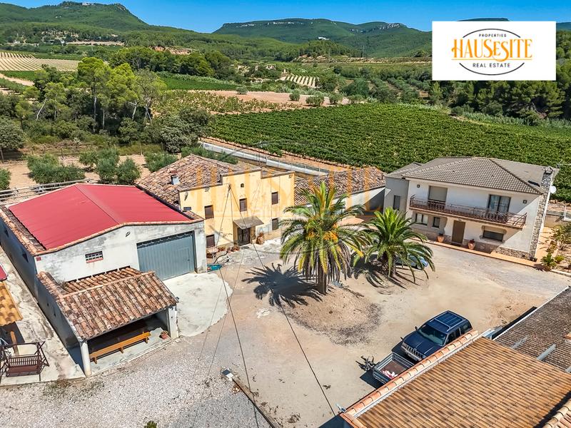 Foto 500713ee-fa92-4cc1-a91d-06ba8598f429. Masía en plaça de la vila 1 exclusiva masía rural con potencial turístico y de eventos en el penedès en Torrelles de Foix
