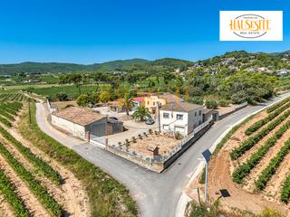 Bauernhof in Plaça de la vila 1. Exclusiva masía rural con potencial turístico y de eventos en el