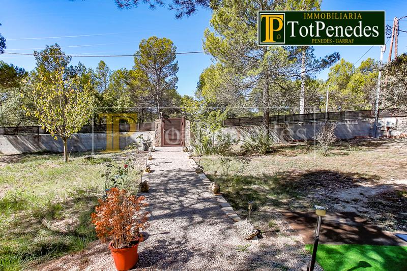 Foto a64dd677-99f1-4e3d-877f-a8a790d14aae. Terreny residencial a Querol